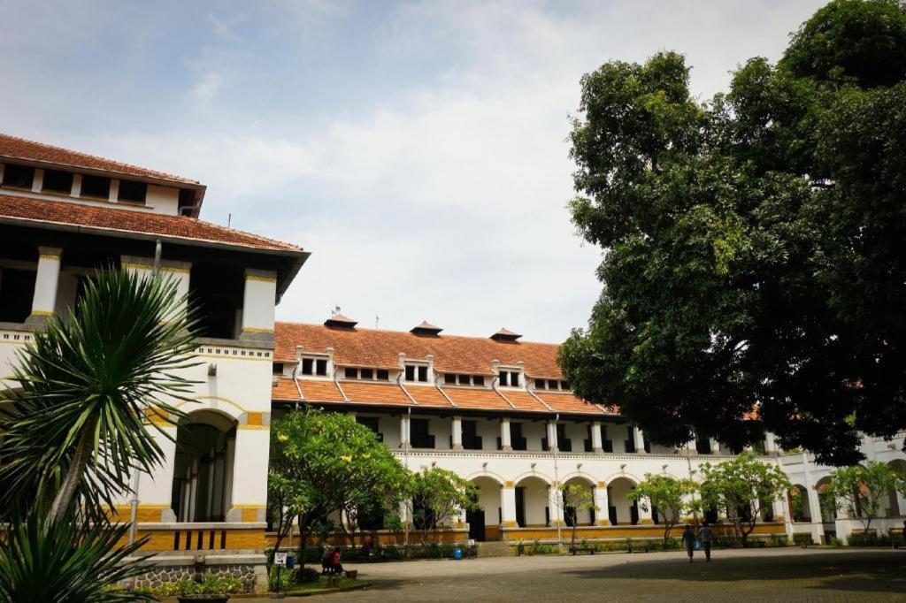 Guest House Nozz Semarang Eksteriør bilde